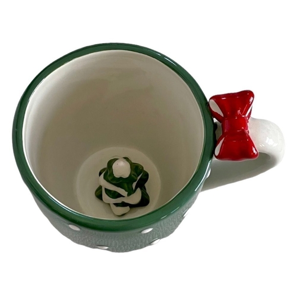 GLOBAL DESIGN CONNECTIONS Christmas Polka Dot Red Bow Kate Williams Ceramic Mug - Picture 3 of 5